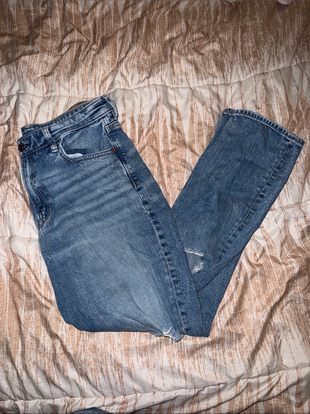 American Eagle Outfitters Straight-Leg Blue Jeans